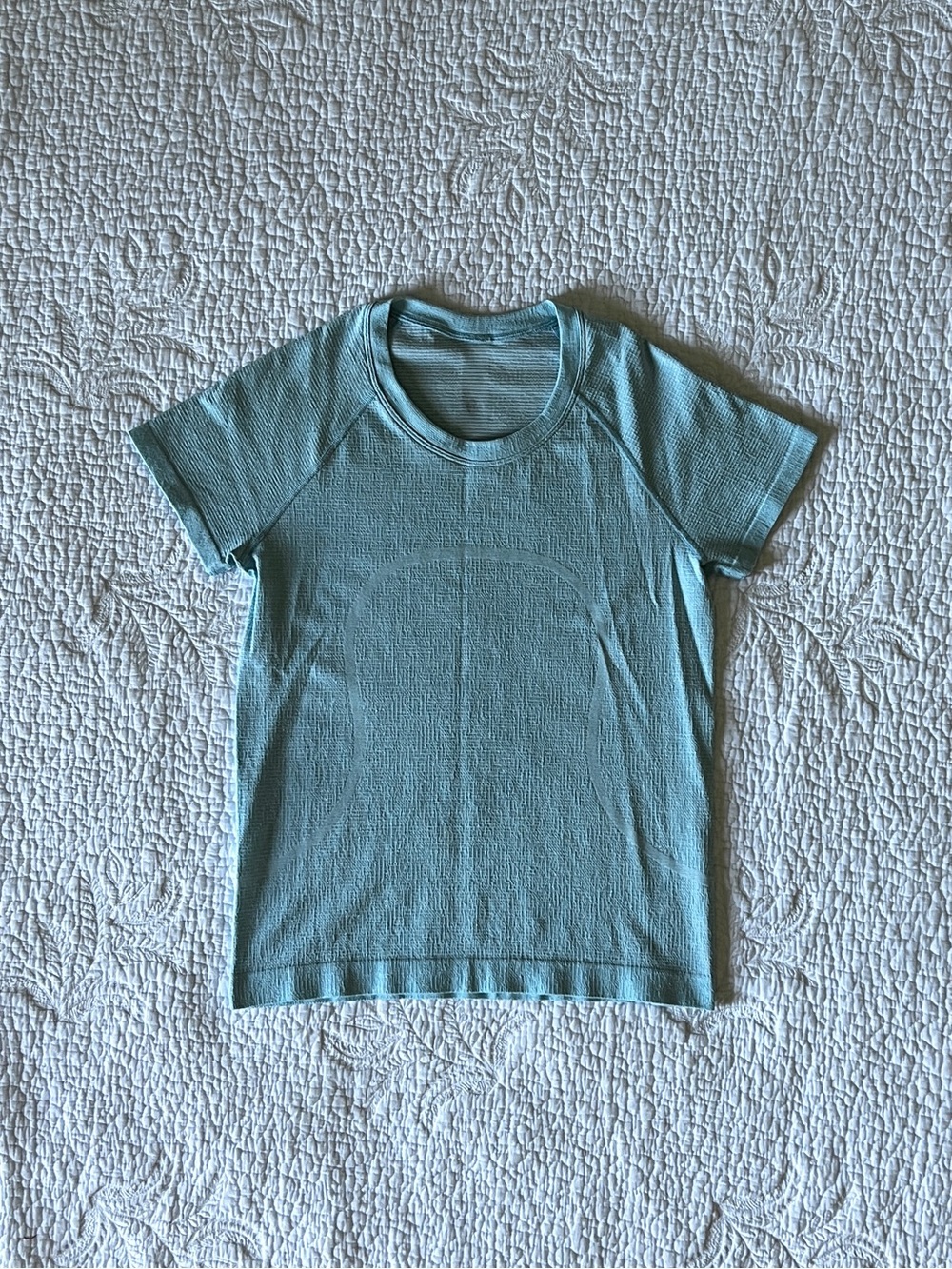NWT - Lululemon - ‘Swiftly Tech Short-Sleeve Shirt 2.0 *Race Length’ - Size 6